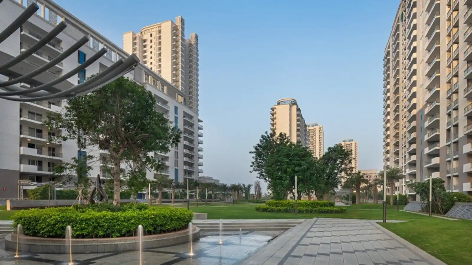 DLF-Ultima-Apartments-In-Sector-81-Gurgaon-Ample-Space-Between-Towers